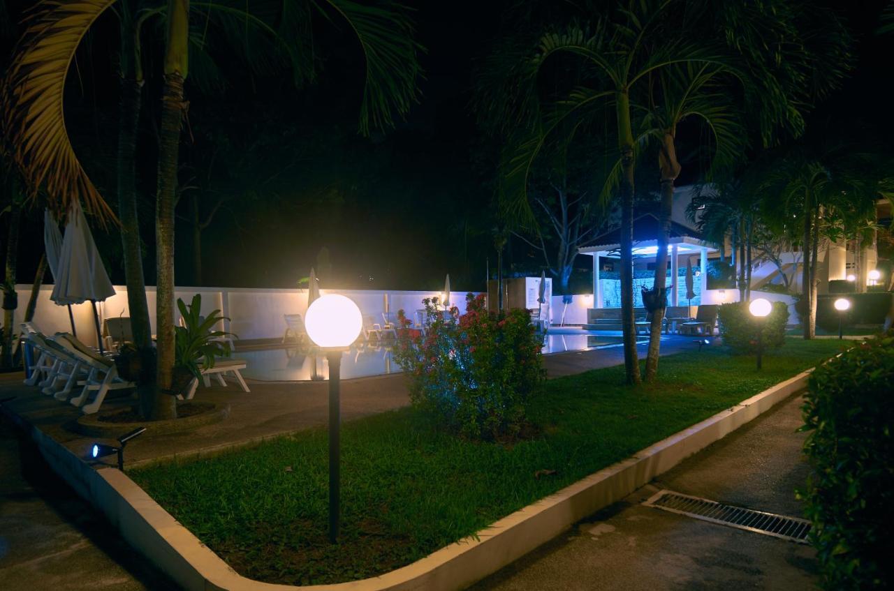 Phuket Riviera Villas Hotel Nai Harn Екстериор снимка